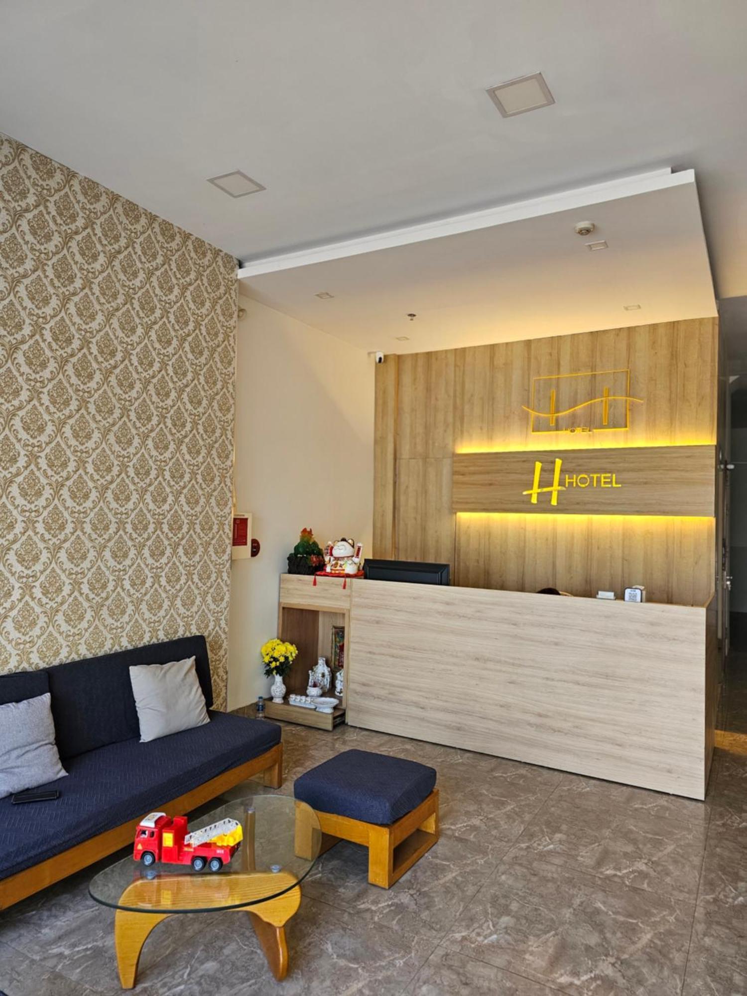 H Hotel 퀴논 외부 사진